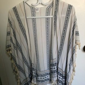 🦋PATTERNED CARDIGAN OR COVER UP🦋